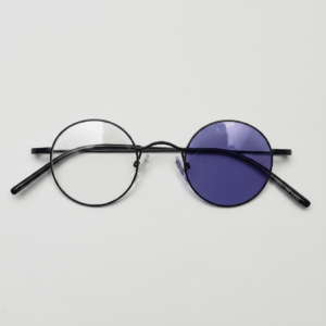 LVY Purple Photochromic Lens Glasses - Matte black Round Titanium Frame - Front View LVY Purple Photochromic Lens Glasses - Matte black Round Titanium Frame