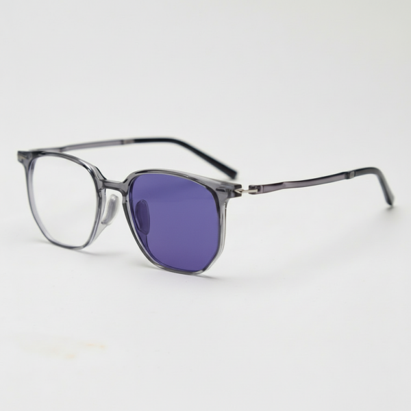 Yetta Purple Photochromic Lens Glasses - Transparent gray Geometric TR90 Frame - Side View Yetta Purple Photochromic Lens Glasses - Transparent gray Geometric TR90 Frame